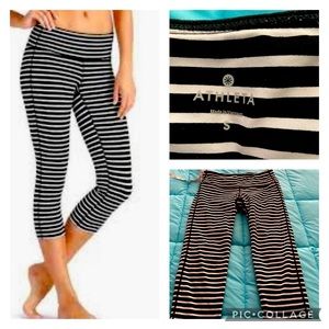 🌺Athleta Blk/White Striped Chaturunga Capri leggings (S)